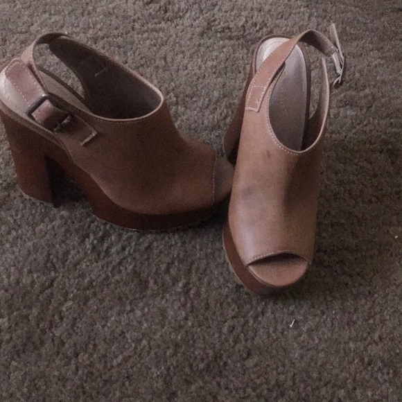 Platforms - Picture 3 of 3